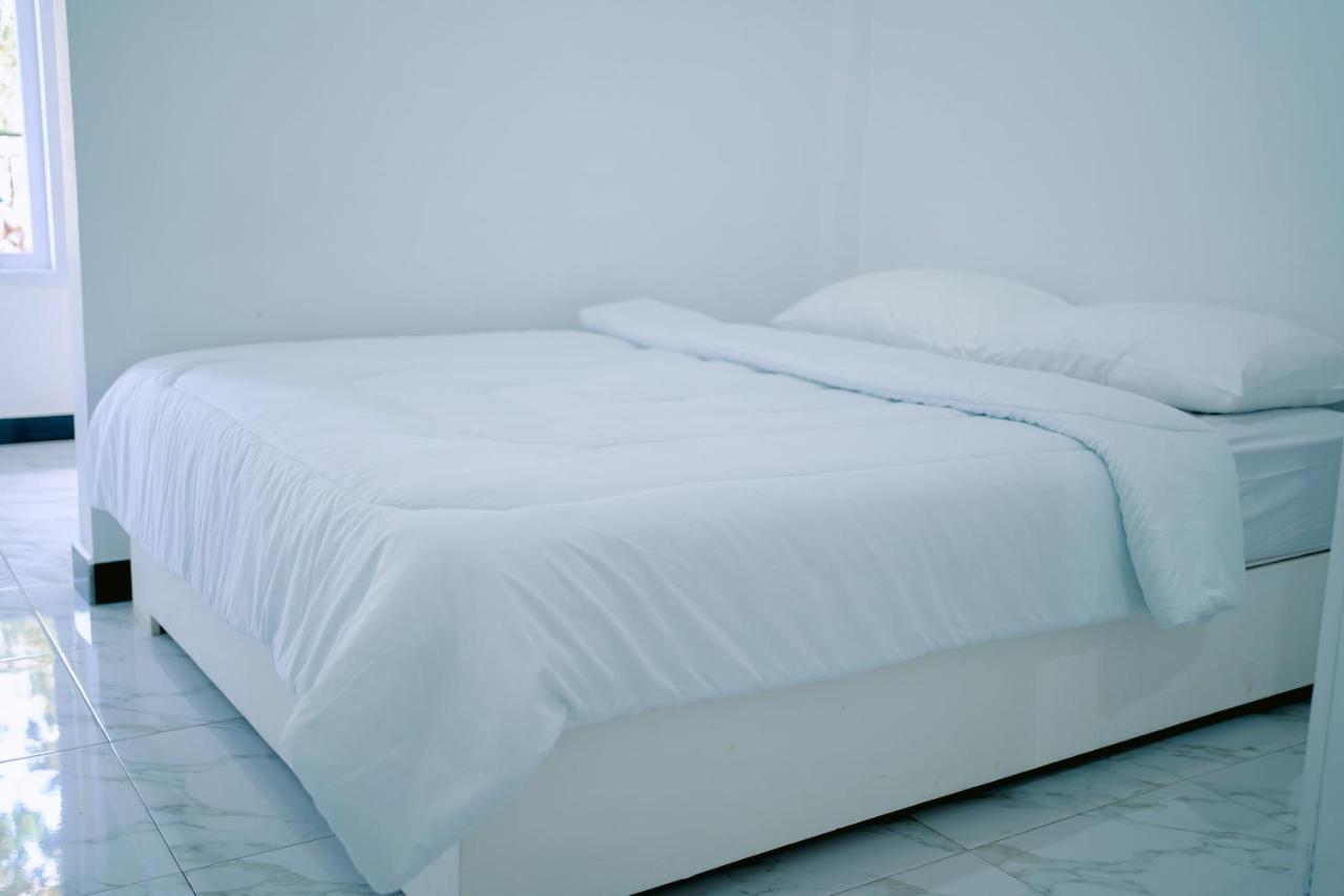 Getrudis Guesthouse Labuan Bajo Zewnętrze zdjęcie