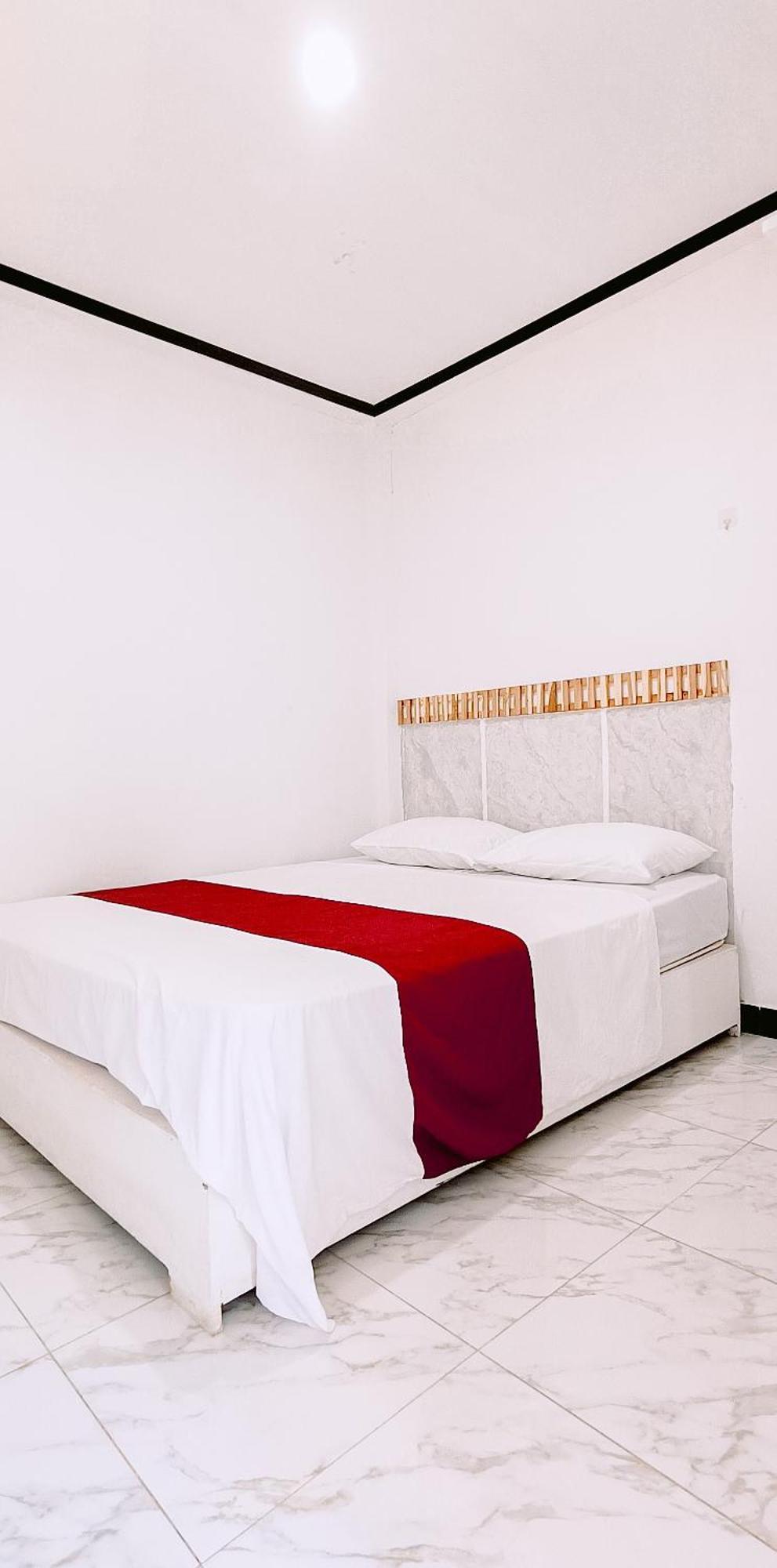 Getrudis Guesthouse Labuan Bajo Zewnętrze zdjęcie