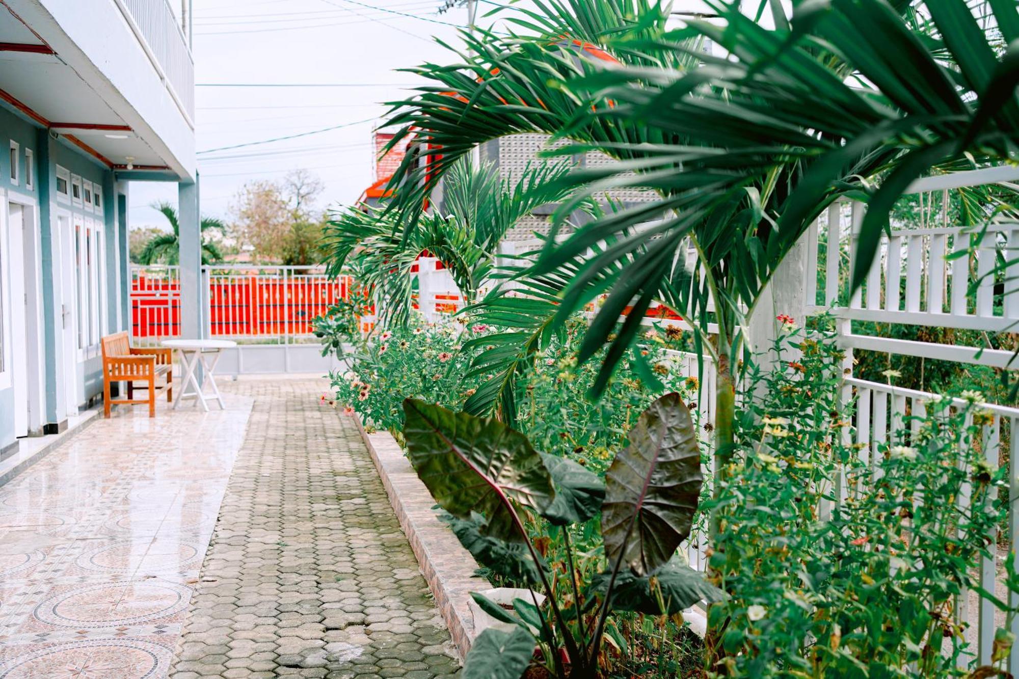 Getrudis Guesthouse Labuan Bajo Zewnętrze zdjęcie