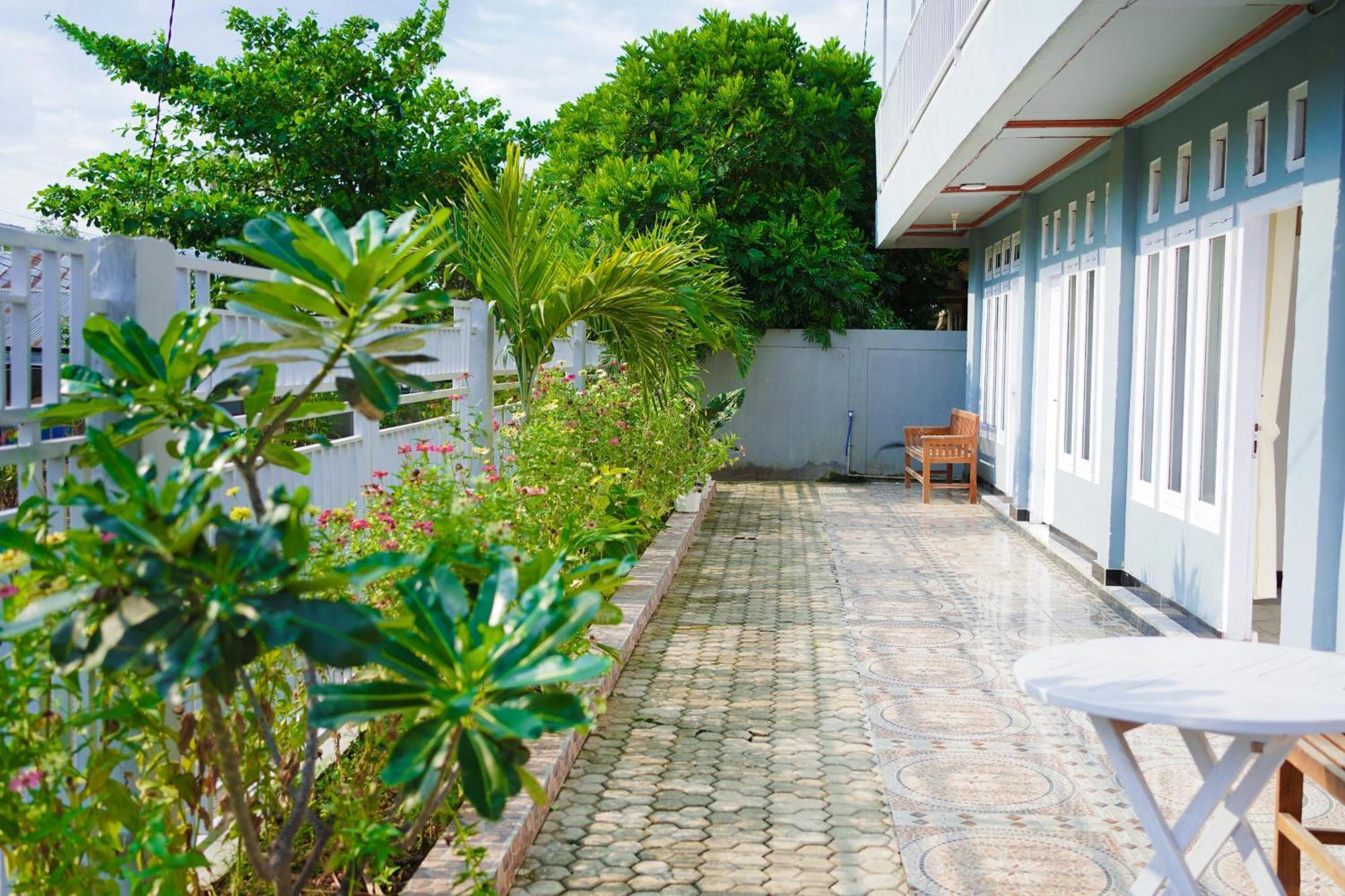 Getrudis Guesthouse Labuan Bajo Zewnętrze zdjęcie